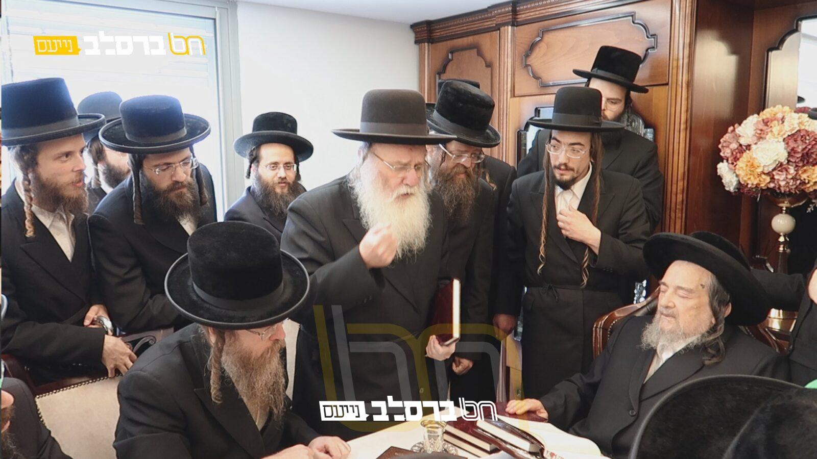 הגר"ב פרידמן במעמד 'שהחיינו' במעונו של הגרי"מ שכטער |◄