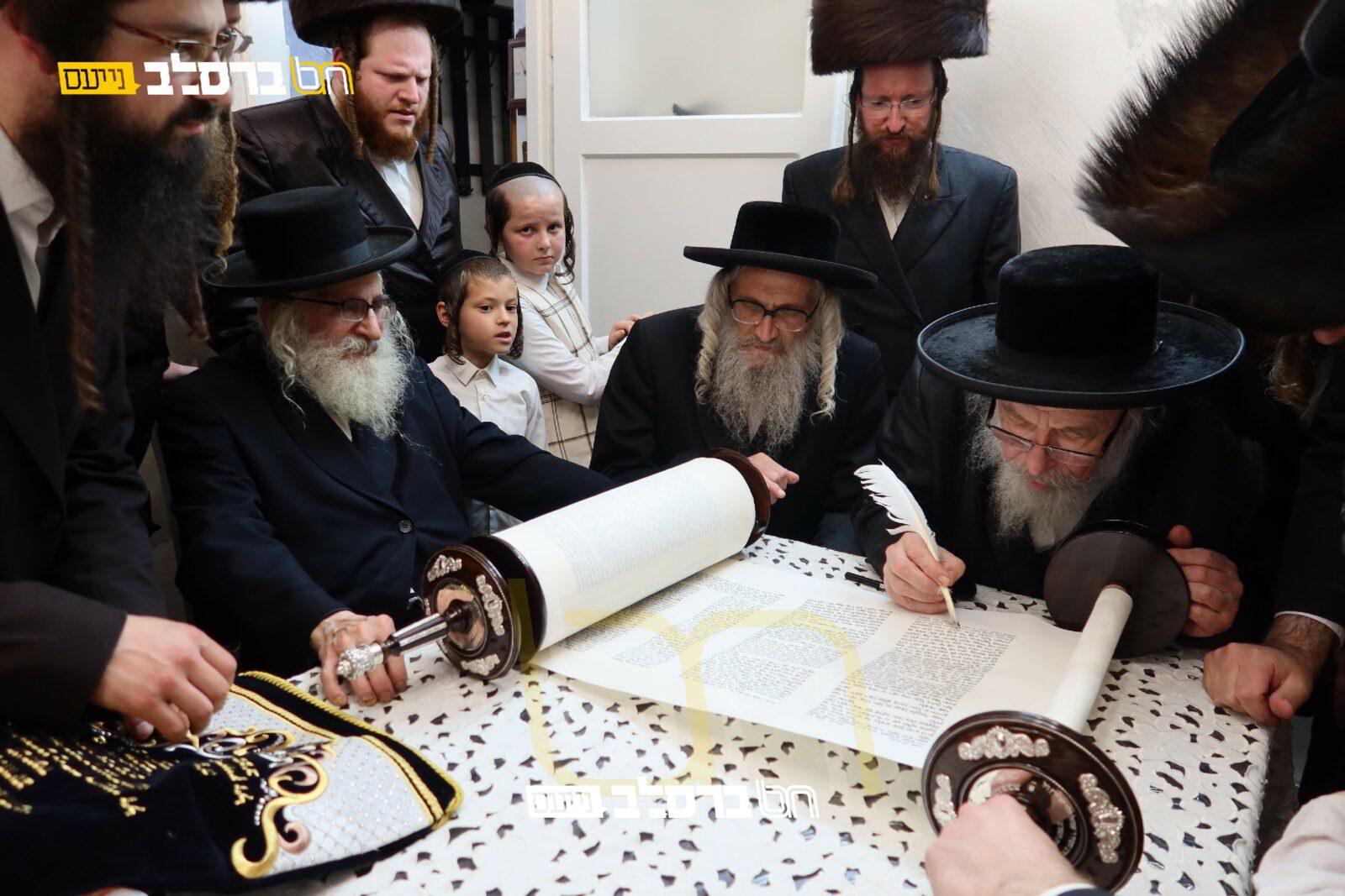 ירושלים • סיום כתיבת האותיות ב'שוהל' | גלריה