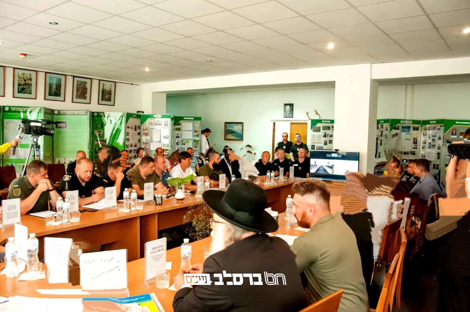 קיבוץ תשפ"ד • הרב נתן בן נון ואנשי הממשל האוקראיני ביום היערכות