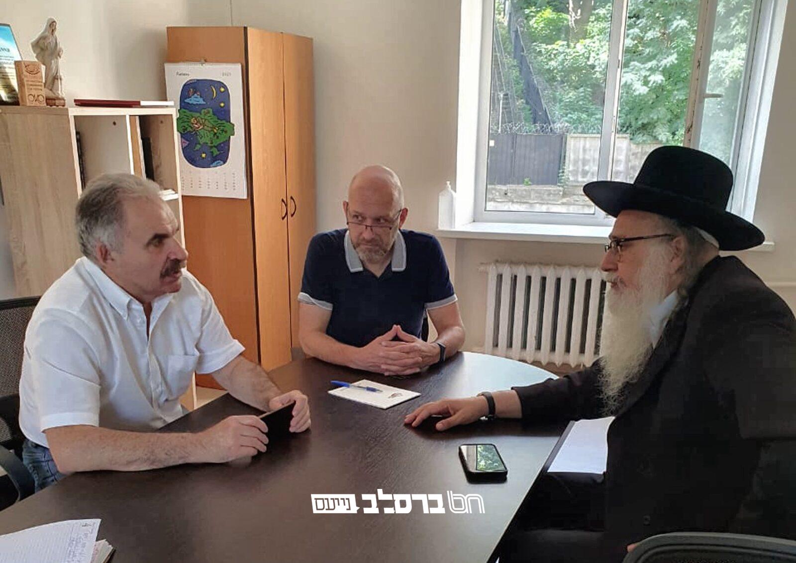 פרסום ראשון • שר הדתות האוקראיני ליו"ר איחוד ברסלב: הויזות לא יחודשו