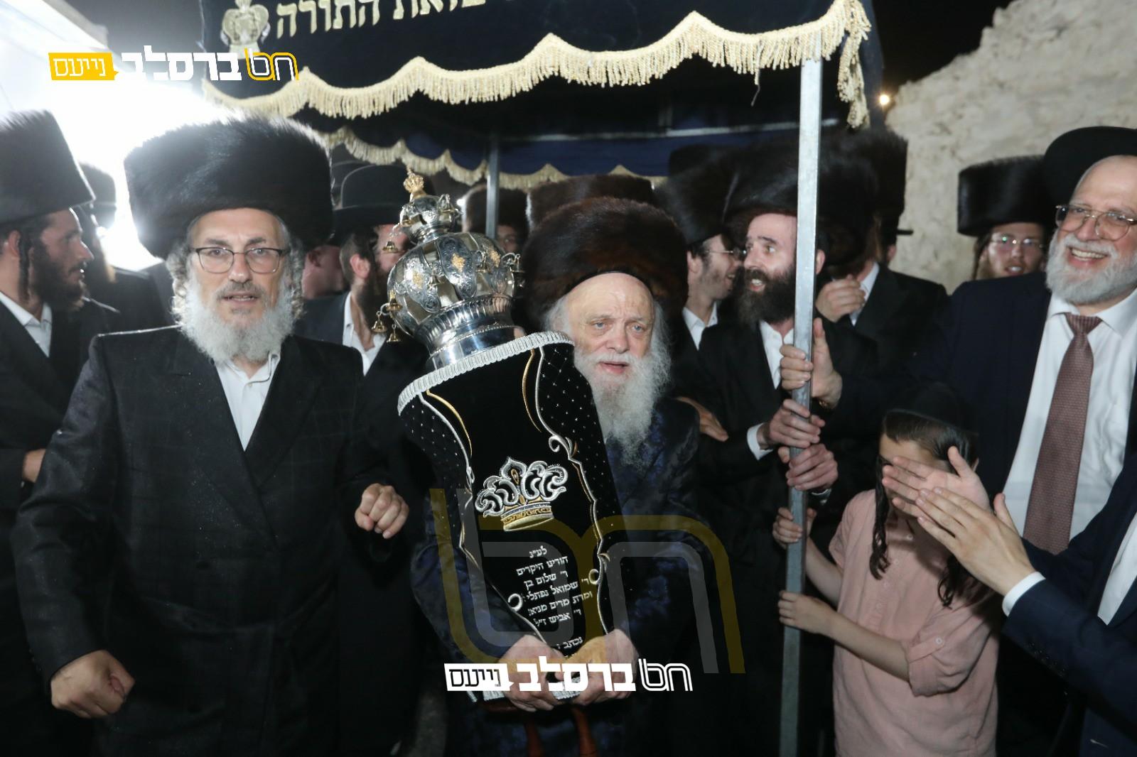 בית שמש • הכנסת ספר תורה ברמה ד' 3 |◄
