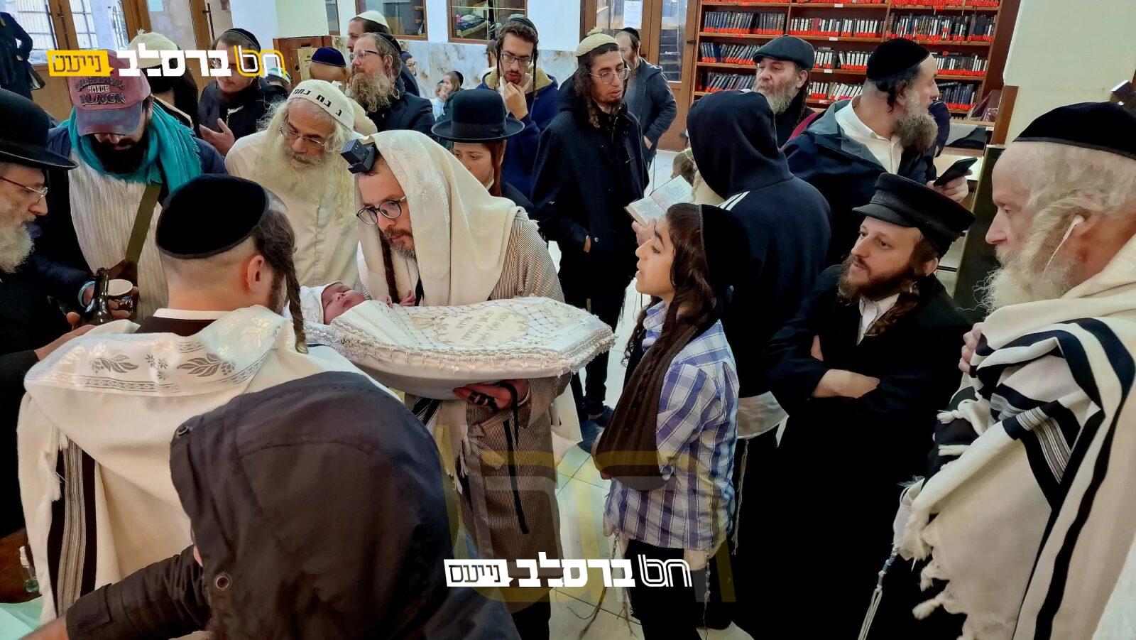 אומן • ברית לבנו של הרב אלי חשין בציון