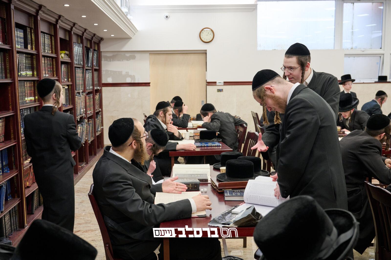 תורה הזמנית • קונטרס 'עיינות ותהומות' על תורה רפ"ב |↓