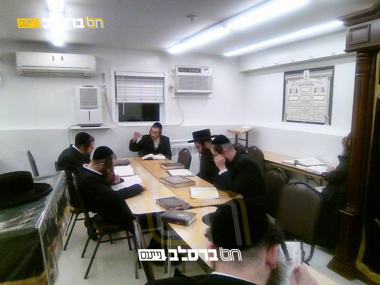 קריית יואל • בית הכנסת 'מעיינות הנחל' שוקק חיים