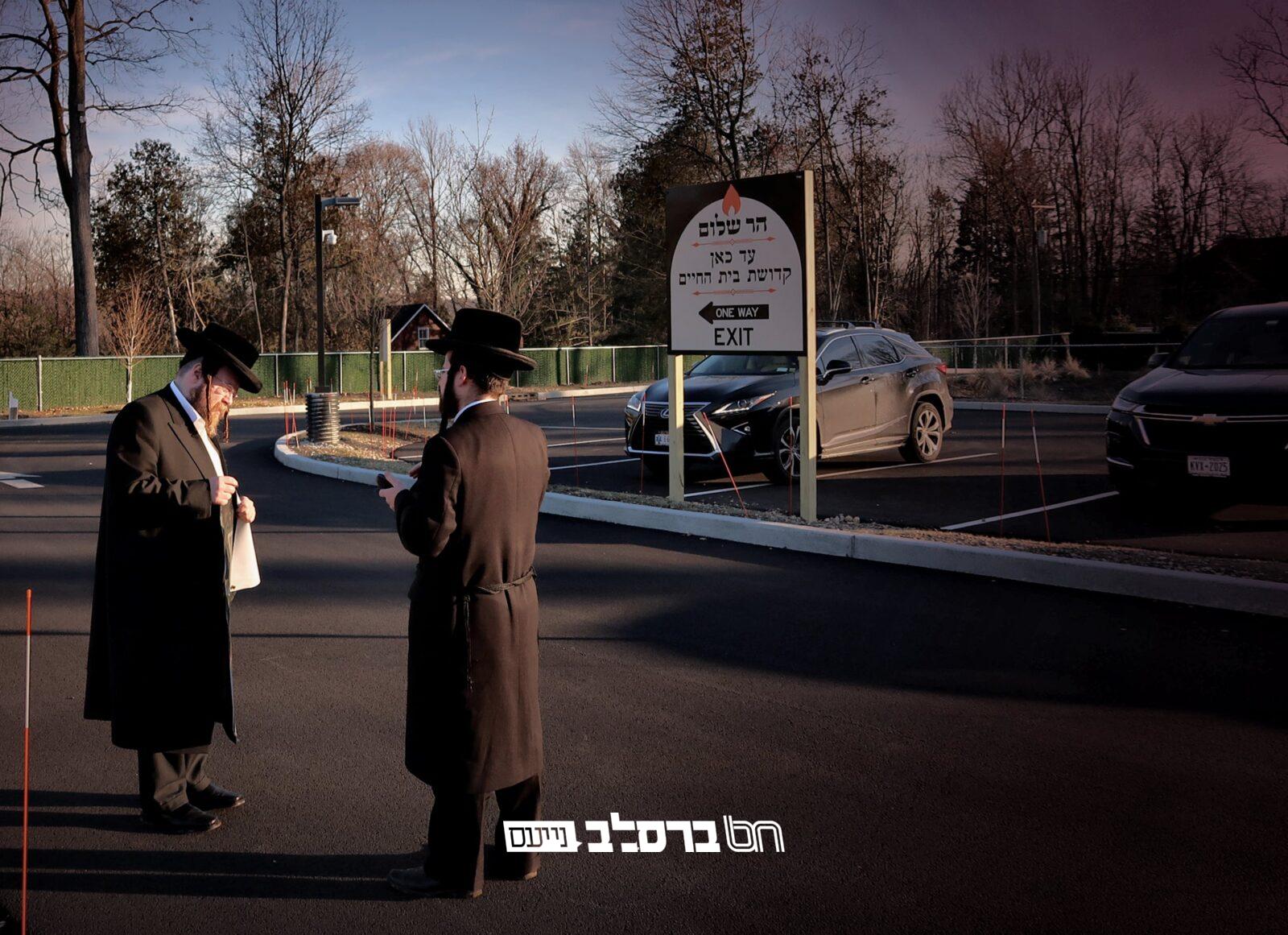 מאנסי • התייסדות 'חלקת ברסלב' בבית החיים 'הר שלום'