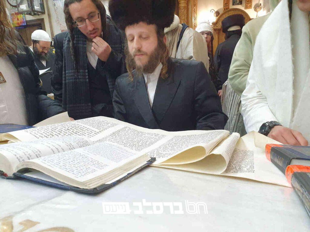 אומן • מקרא מגילה בהיכלי הציון הקדוש |◄