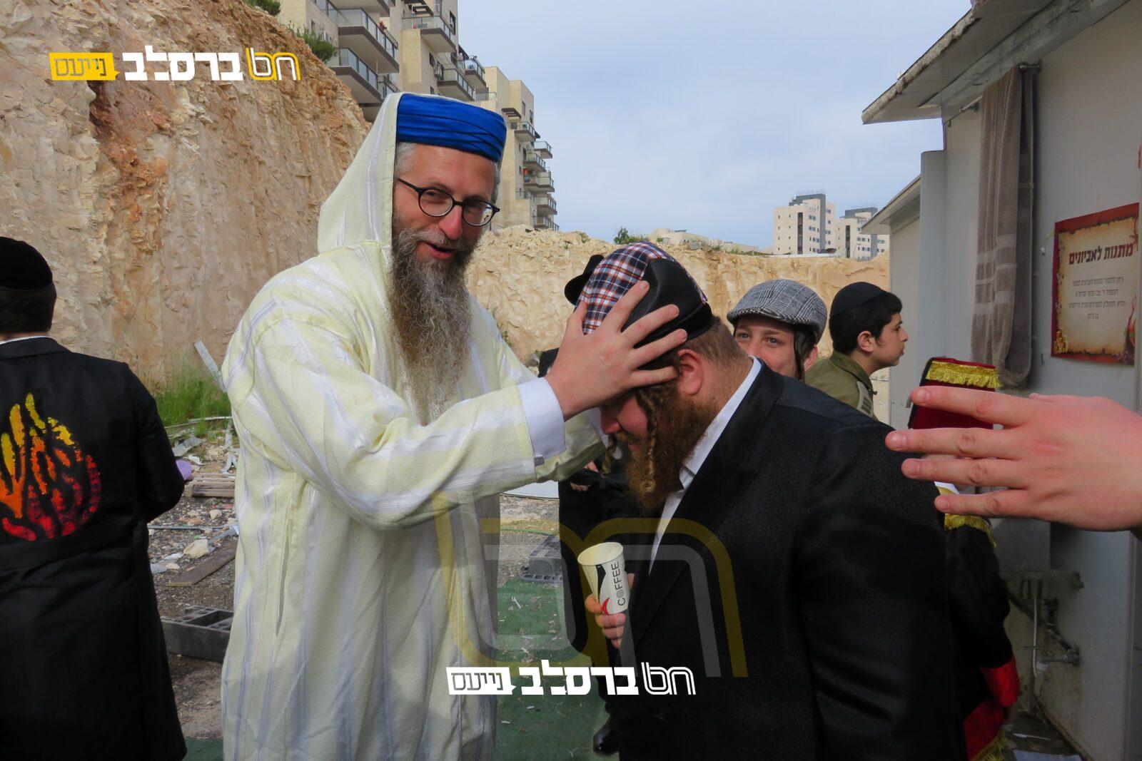 לְקַיֵּם אֶת־יְמֵי הַפֻּרִים • פורים בבית הכנסת ברסלב רמה ד' 3