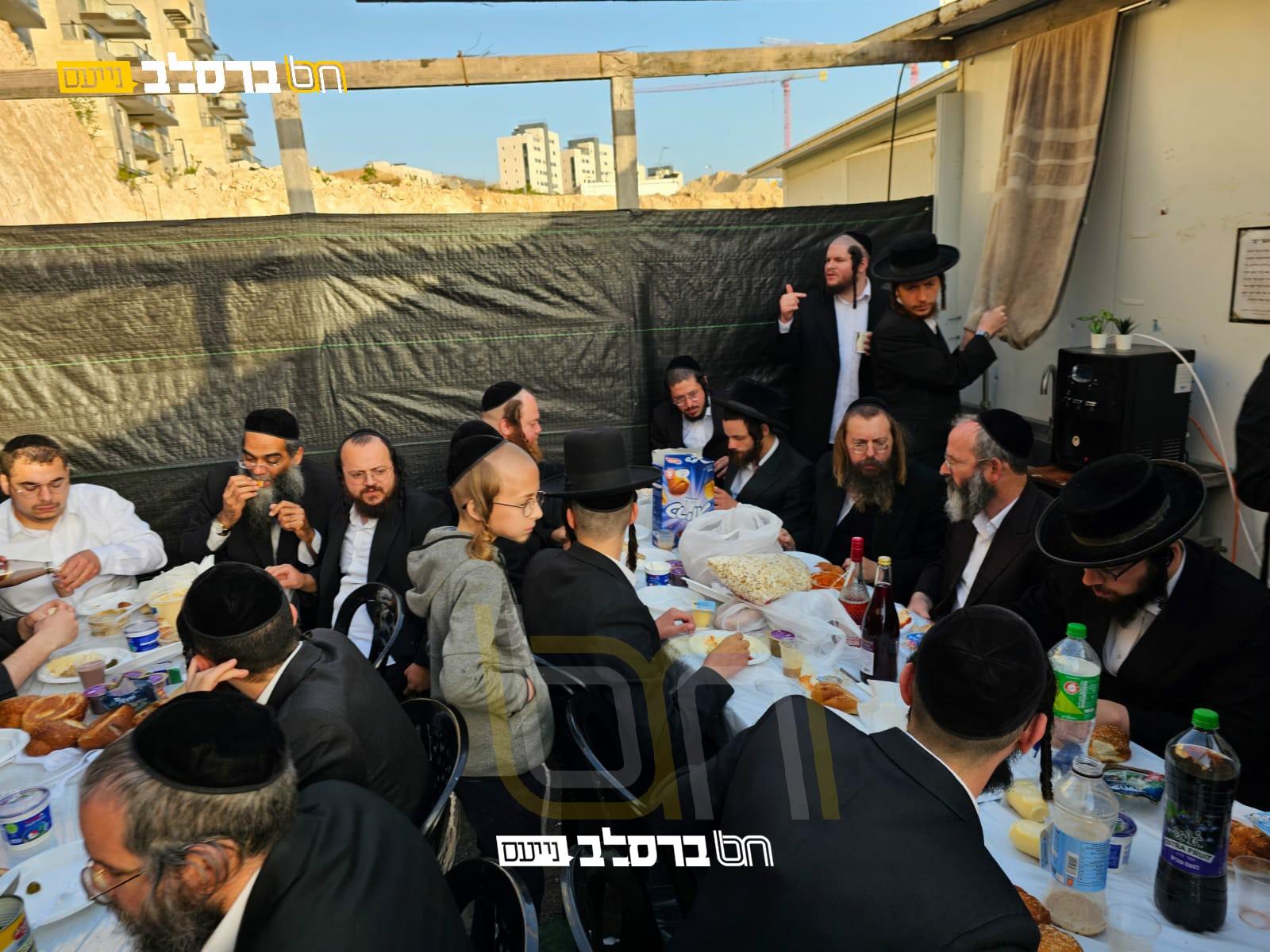 'בית שמש' • ערב פסח בבית הכנסת ברסלב ד' 3