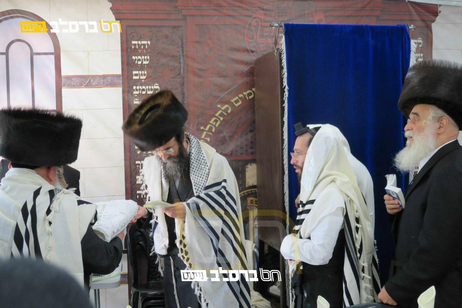 בֶּן שְׁמוֹנַת יָמִים • ברית לבנו של הר"ר בעריש ווייס הי"ו