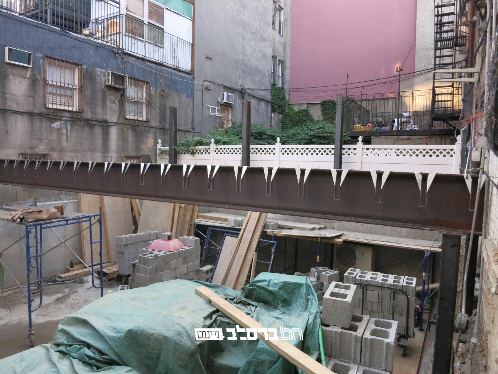 וויליאמסבורג • הבית הכנסת הראשון של ברסלב הולך ונבנה מחדש