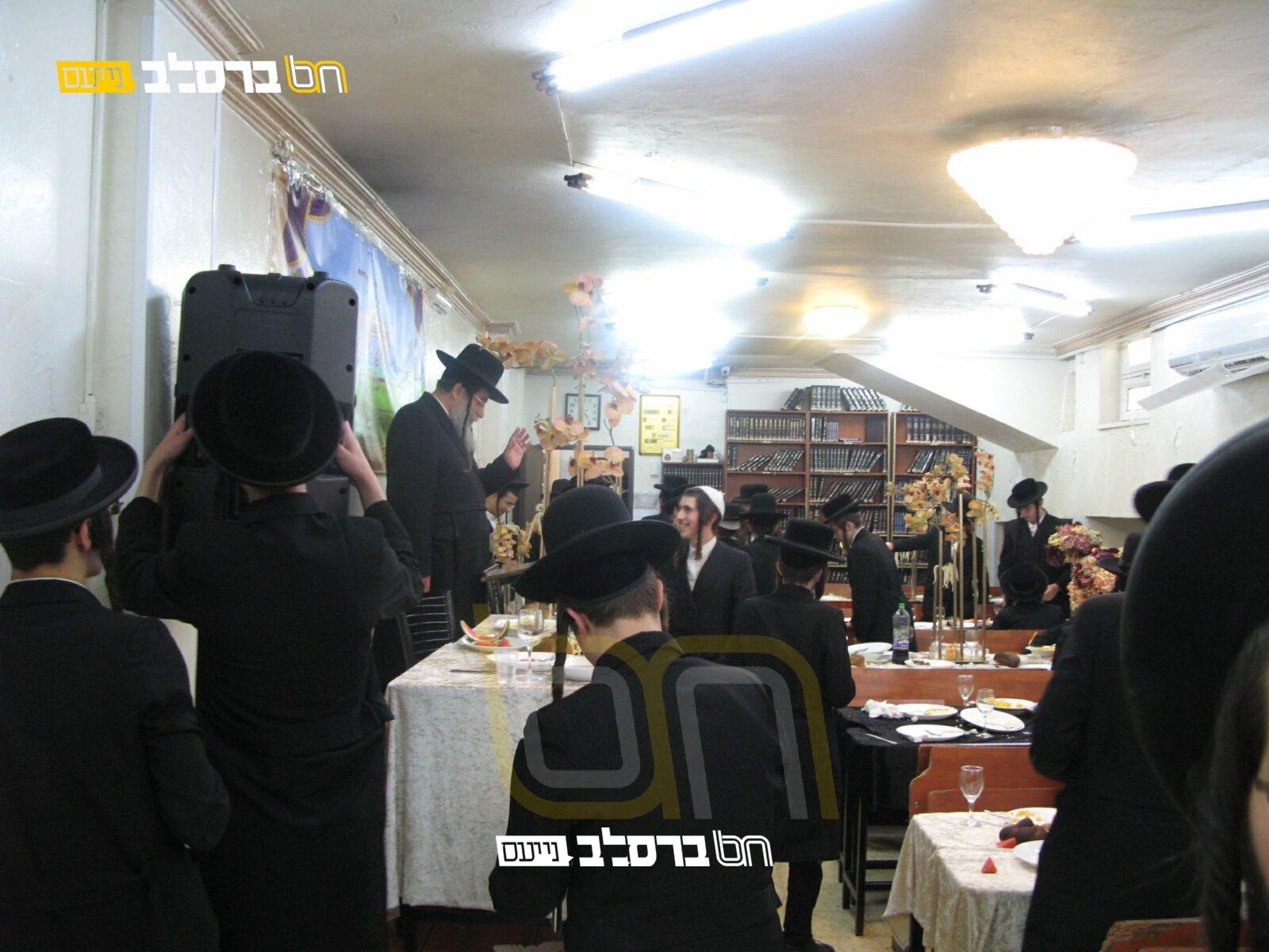 ירושלים • מעמד תפילה בכח בישיבה קטנה ברסלב
