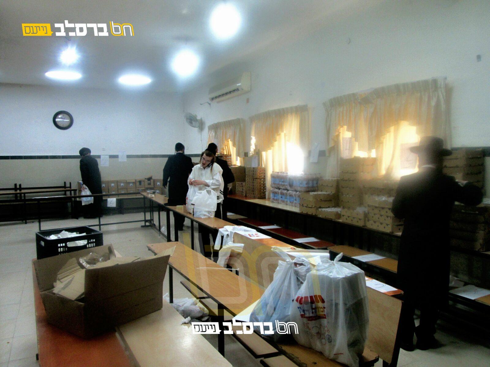 נחלת חן • חלוקת מוצרי חלב לקראת חג השבועות