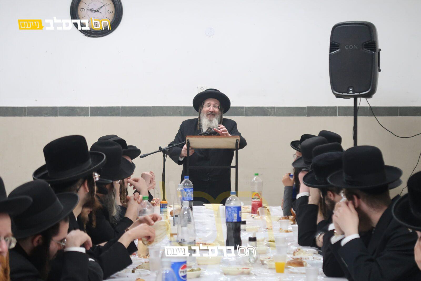 'נחלת חן' • חבורות האברכים בסעודת ראש חודש