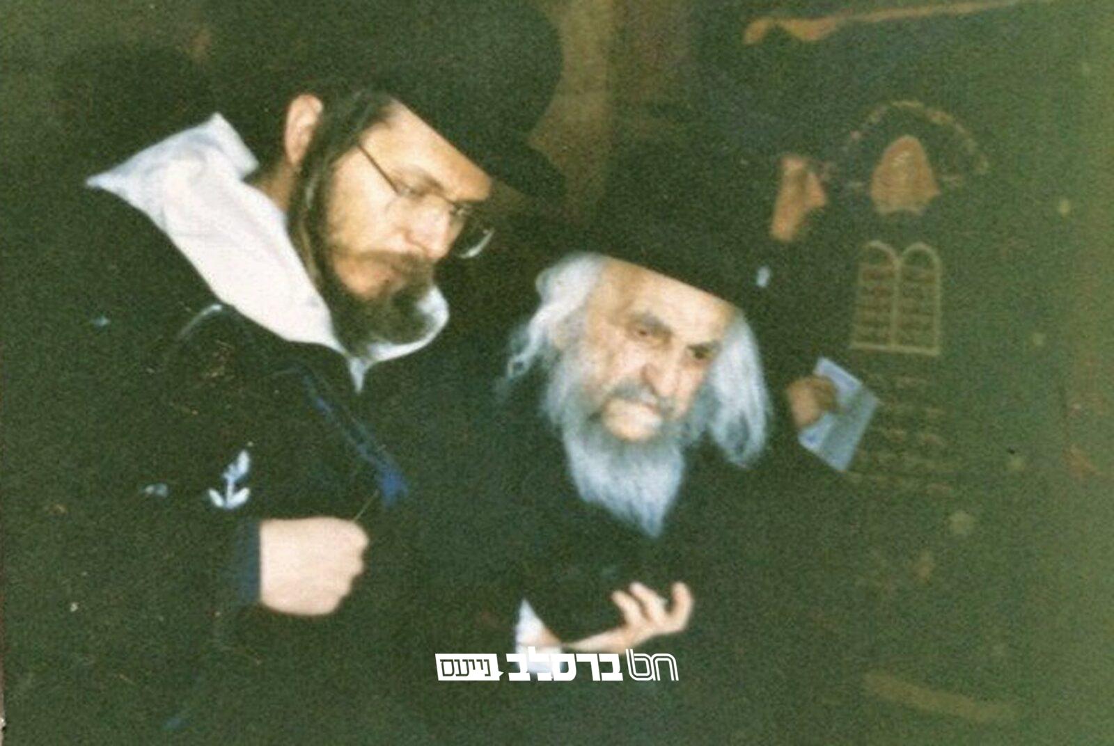 נוסטלגיה • רבי לוי יצחק בנדר בקריאת איכה |♪