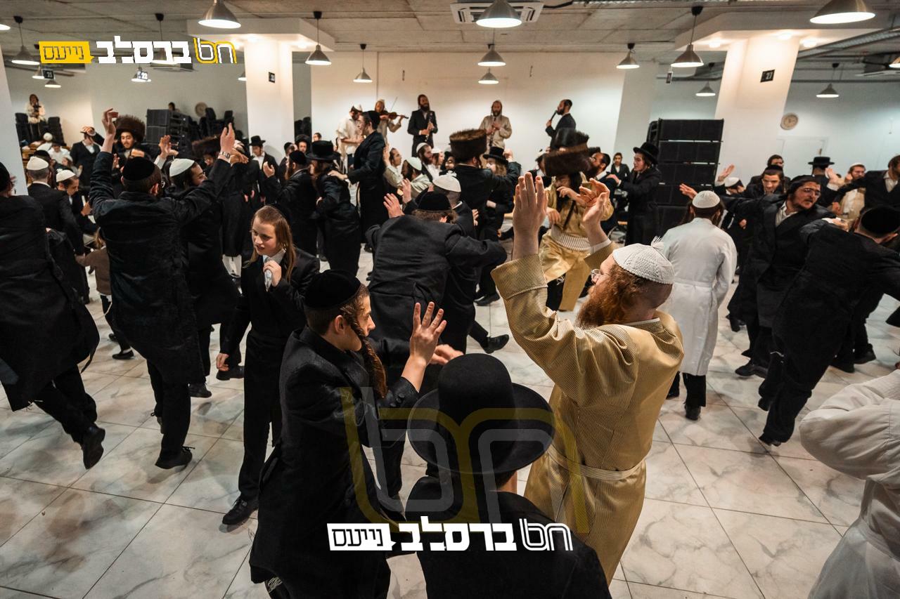 קיבוץ תשפ"ה • ריקודים במוצאי ראש השנה במתחם 'החזיקו' |◄