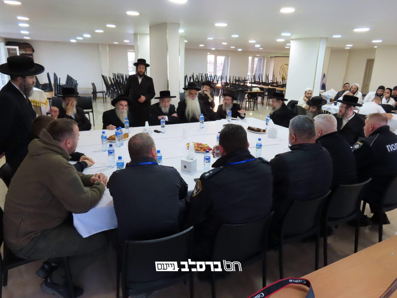 ראשי הממשל המקומי נפגשו עם הרבנים בראשות הגר"מ קרמר