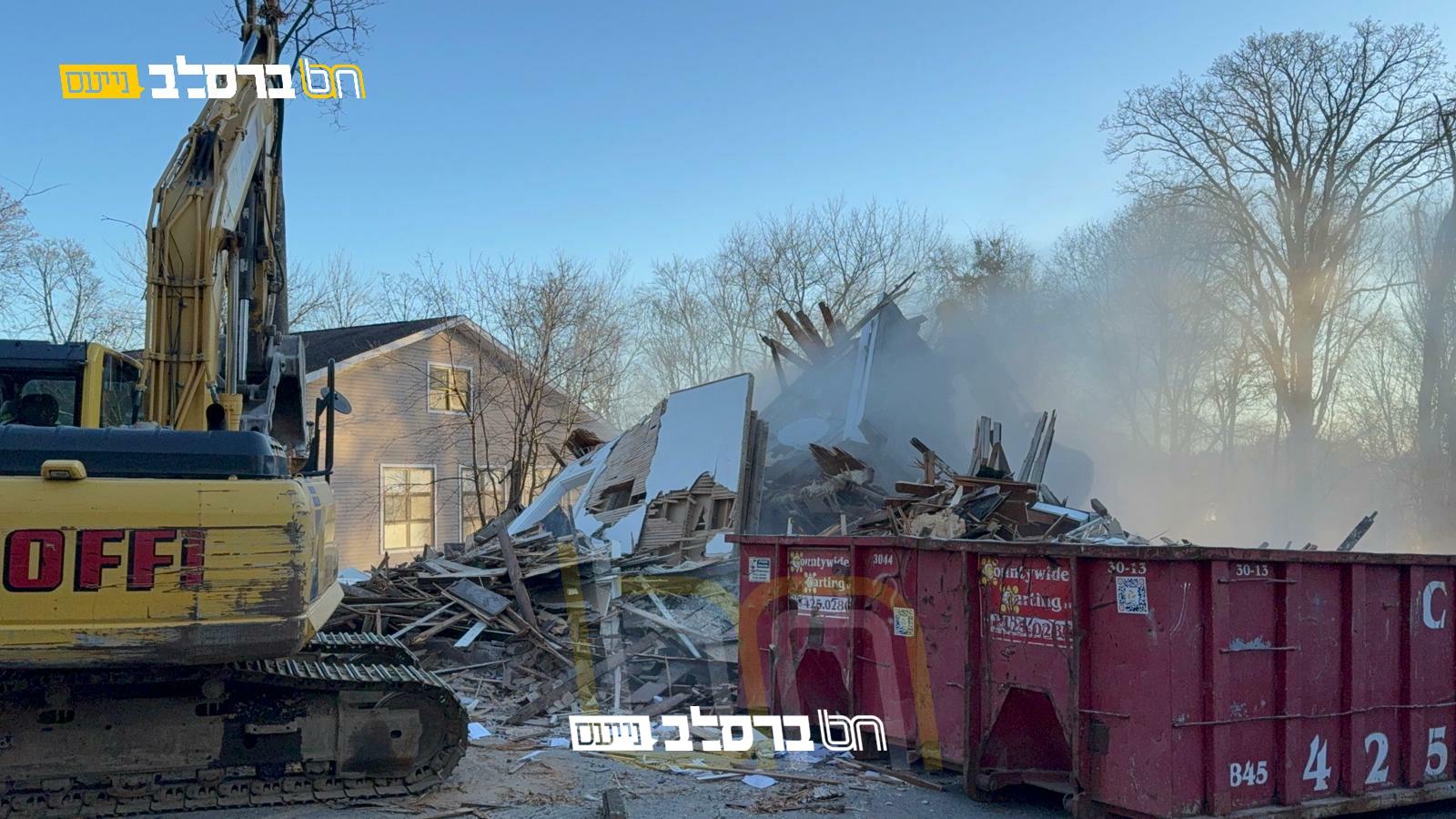 מאנסי • מפנים את הבניין הישן לקראת הבניין החדש |◄