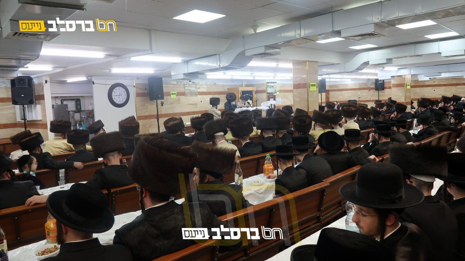 קרן אור • מאות בני הקהילה בכינוס חג | ◄