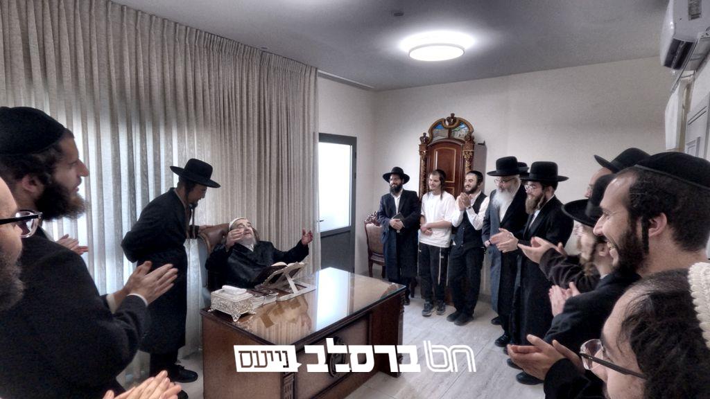 'נשמת ברסלב' • ביקור מפעים ומרגש במעונו של רבי יעקב מאיר