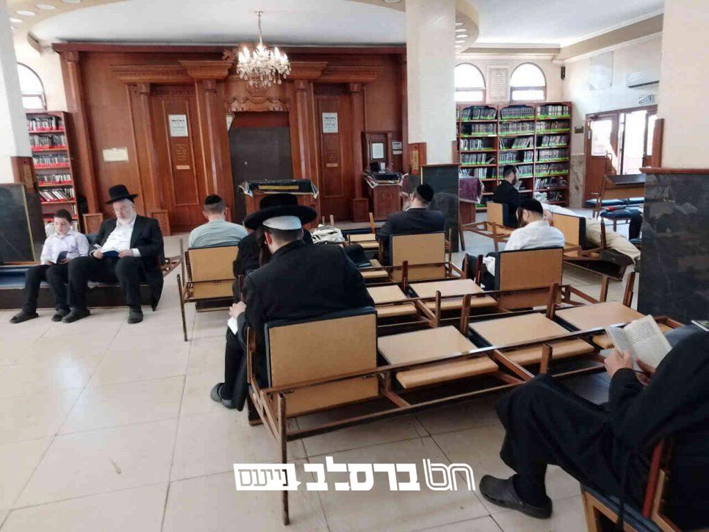 אֵיכָה יָשְׁבָה בָדָד • תשעה באב בהיכל ציון רבינו באומן | ◄