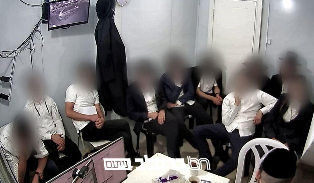 קיבוץ תשפ"ו • 'הצלה לאחים' על 'גזירת הגיוס' הריאיון שכבש את ברסלב | ↓