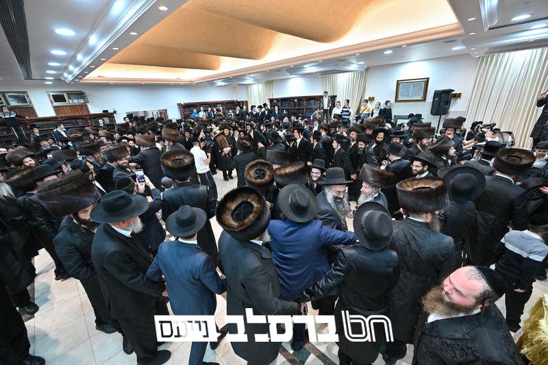 ביתר עילית • ב'עטרת הנחל' חגגו מעמד הכנסת ספר תורה