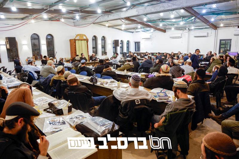 'לטייל בתורתו' & ישיבת 'זמרת הארץ' ביום עיון ללימוד הספה"ק ליקוטי מוהר"ן בעיון | ♪