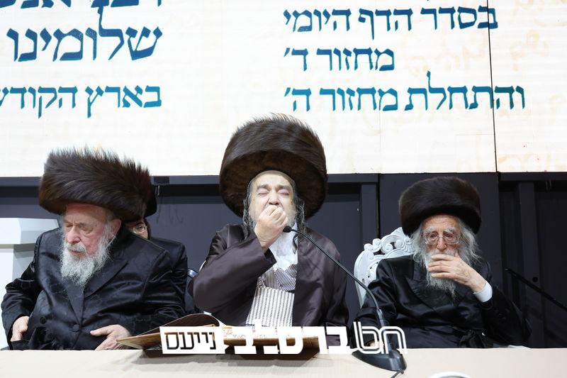 מעמד סיום ספר הקדוש 'ליקוטי הלכות' בראשות זקני אנ"ש |◄