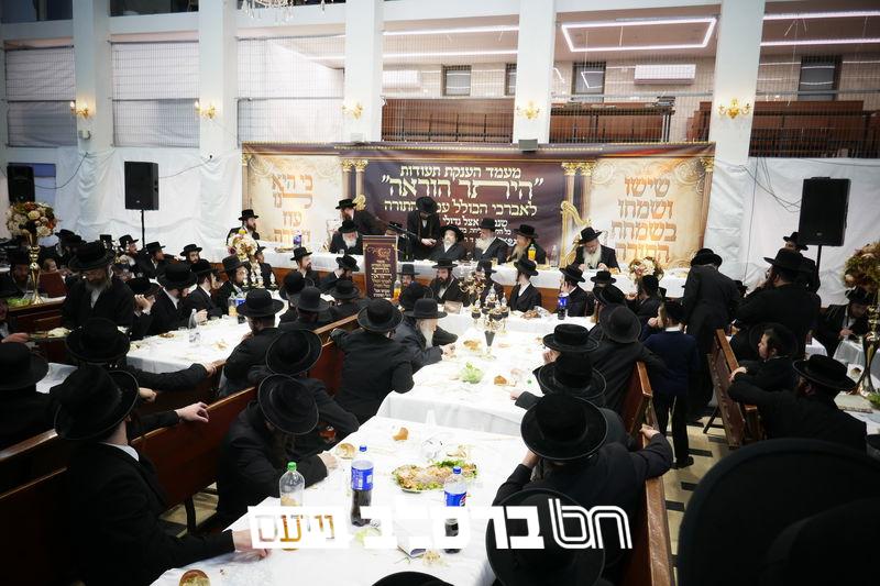 'אורות הנחל' • עשרות תלמידים קבלו תעודות 'היתר הוראה'