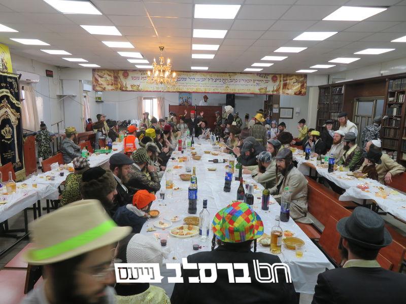 בית שמש • פורים בבית הכנסת 'תמימי דרך' שכונת קנה בשם