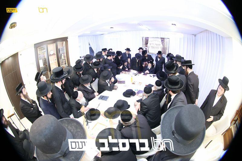 מעמד לחיים עם הוצאת הספר 'עונג שבת' במהדורה מחודשת |♪