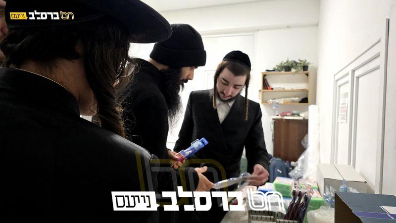 אומן • חלוקת קמחא דפסחא בהרחבה לדרי עיר הגעגועים |◄