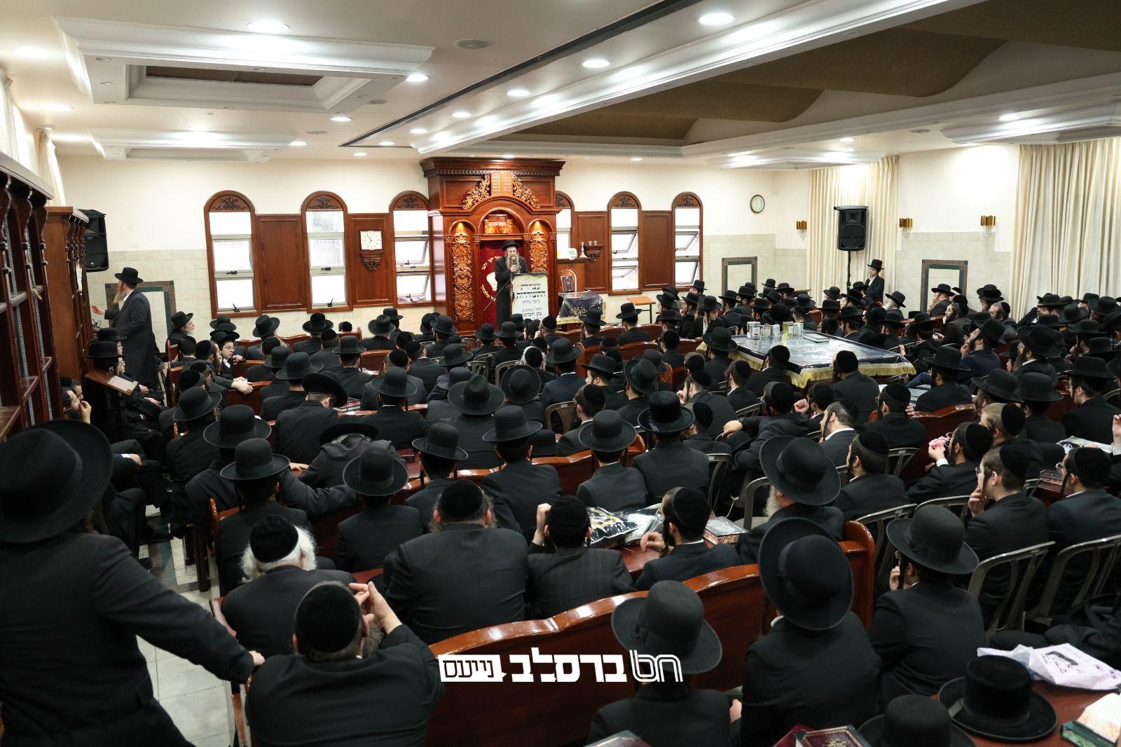 ביתר • בתום השלושים: עצרת מספד כללית בבית הכנסת 'עטרת הנחל' | ♪