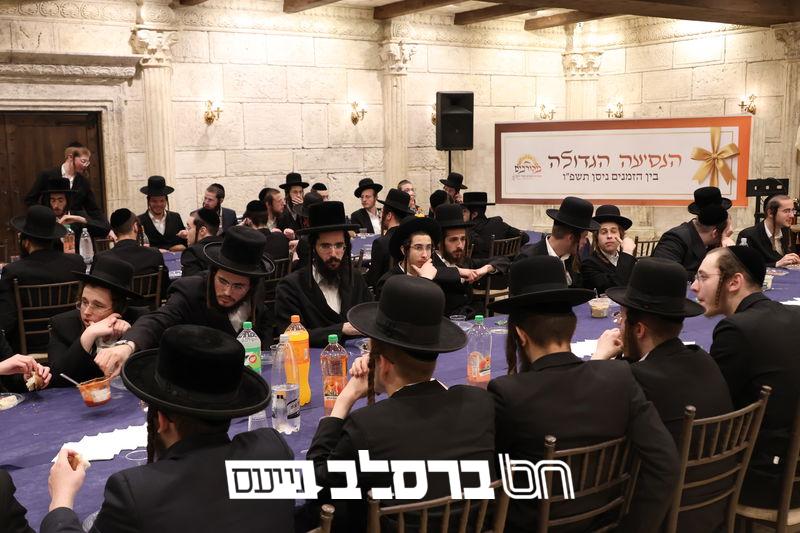 'מקורבים' • בני החבורות יצאו למסע קודש בקברי הצדיקים שבגליל