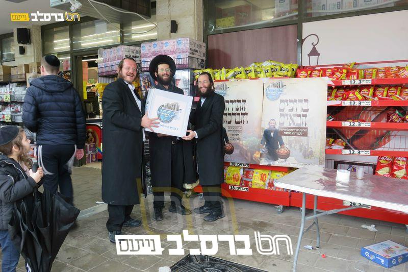 שנה שלישית למיזם: ברסלב רמב"ש ד' שכרו את החנות היוקרתית ל'קמחא' |◄