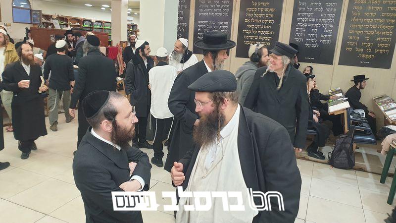 אומן • אלפים השתתפו בקיבוץ חג השבועות באומן |◄