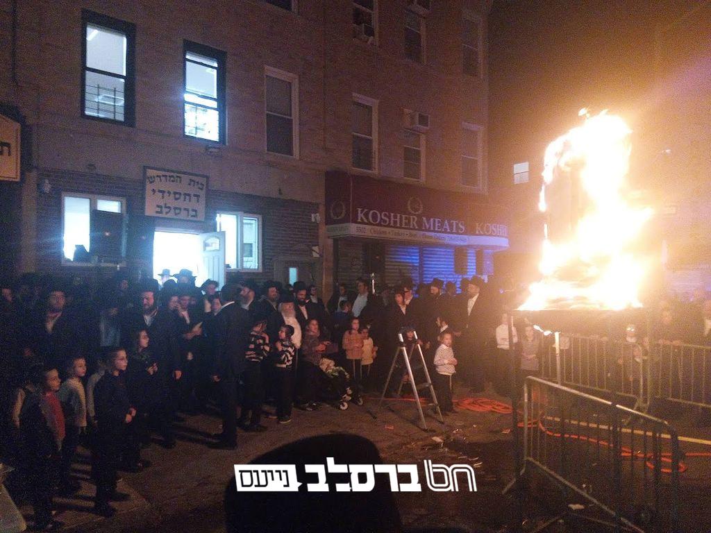 בארא פארק • אנ"ש חסידי ברסלב בהדלקה לכבוד הרשב"י