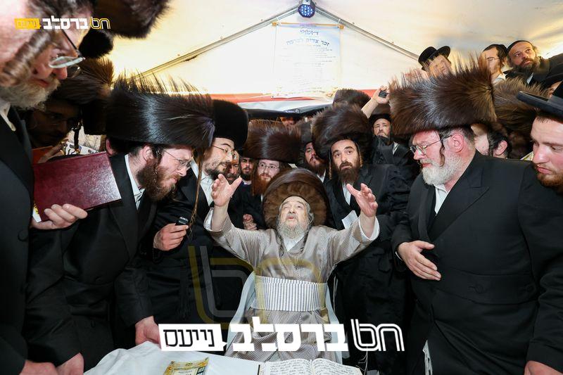 טִהֵר הָעִיר טְבֶרְיָה: שבת היסטורית של פאר אנ"ש הגה"צ רבי יעקב מאיר שכטער בעיר טבריה |◄