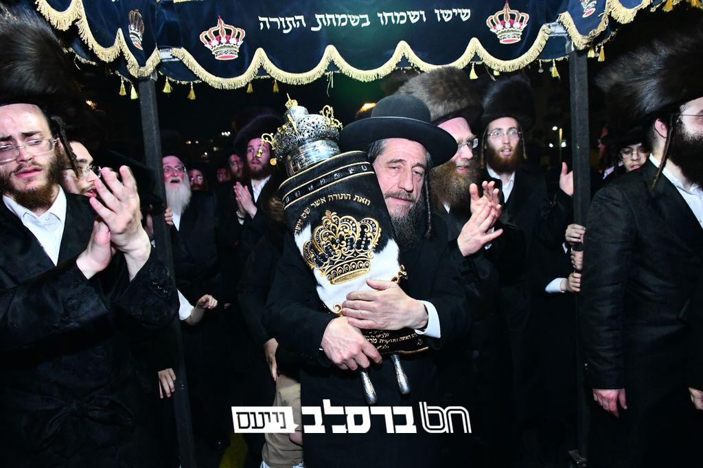 בית שמש • הכנסת ספר תורה ב'נחלת חן' לע"נ רבי חיים ליברמנש זצ"ל | הכונו!