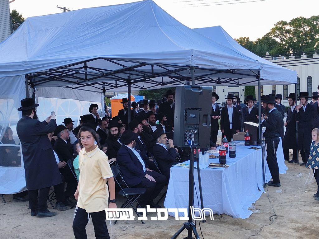 ליקוואוד • מעמד היסטורי: הנחת אבן הפינה לבית הכנסת המרכזי של ברסלב