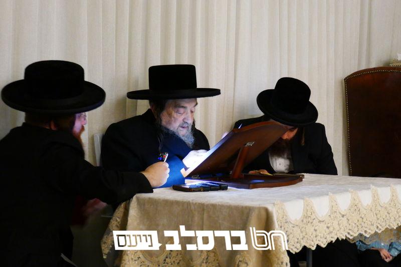 צַדִּיק הוּא ה' • הגרי"מ שכטער בקריאת מגילת איכה ואמירת הקינות בליל תשעה באב