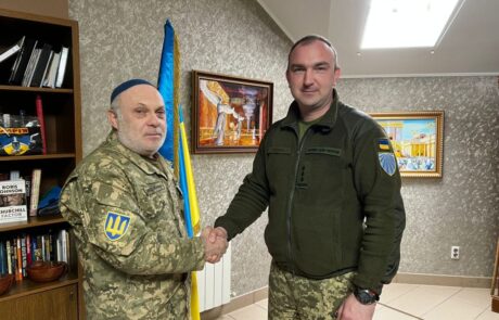 לראשונה: קצין דת יהודי לצבא אוקראינה